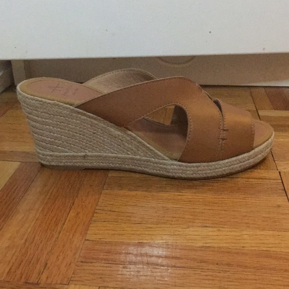A cute pair of brown wedges from AcquaTalia!